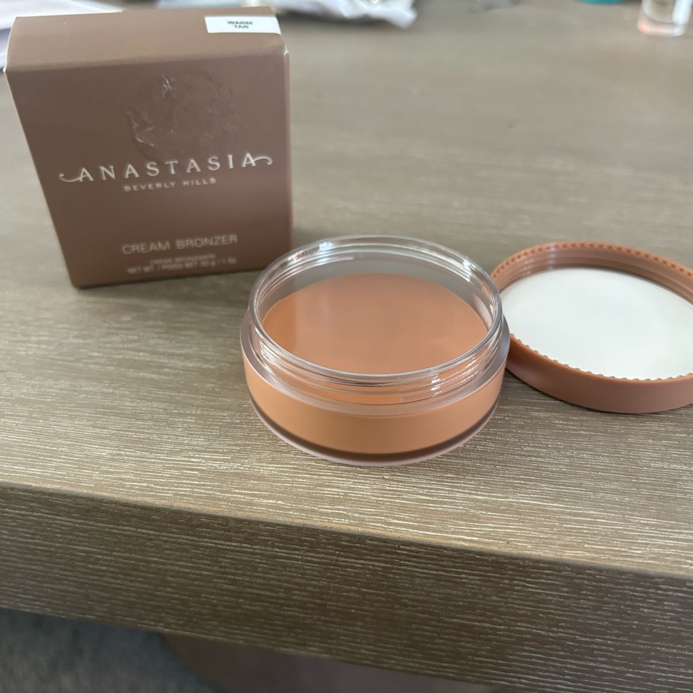 Anastasia Beverly Hills Tan Bronzer for Natural Contour